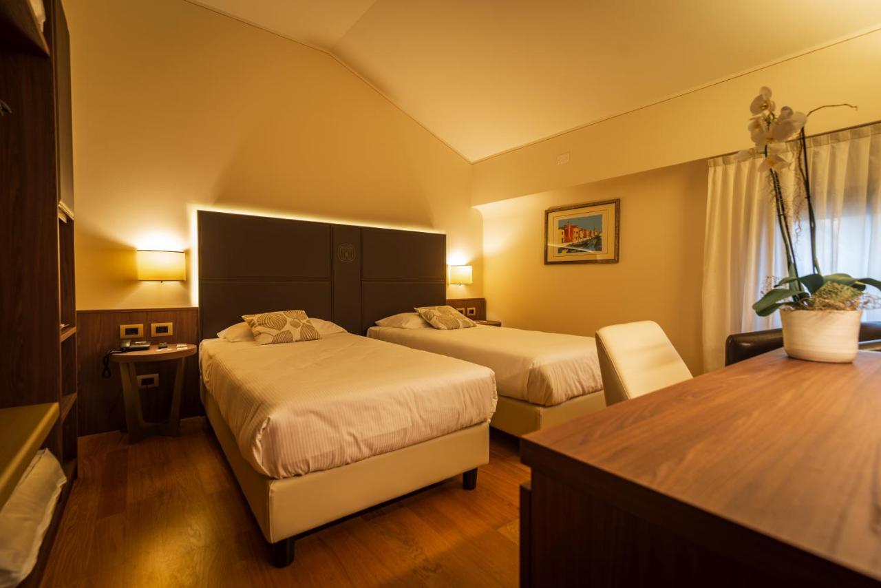 Hotel Alla Torre Castelfranco Veneto Kültér fotó