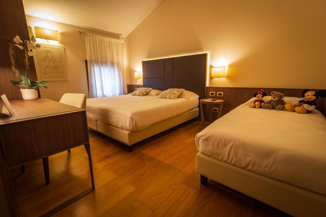 Hotel Alla Torre Castelfranco Veneto Kültér fotó
