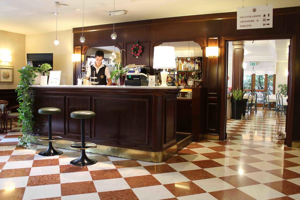 Hotel Alla Torre Castelfranco Veneto Kültér fotó