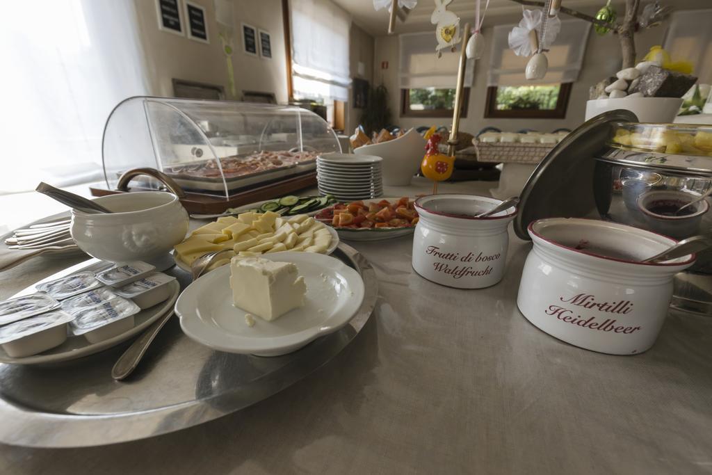 Hotel Alla Torre Castelfranco Veneto Kültér fotó